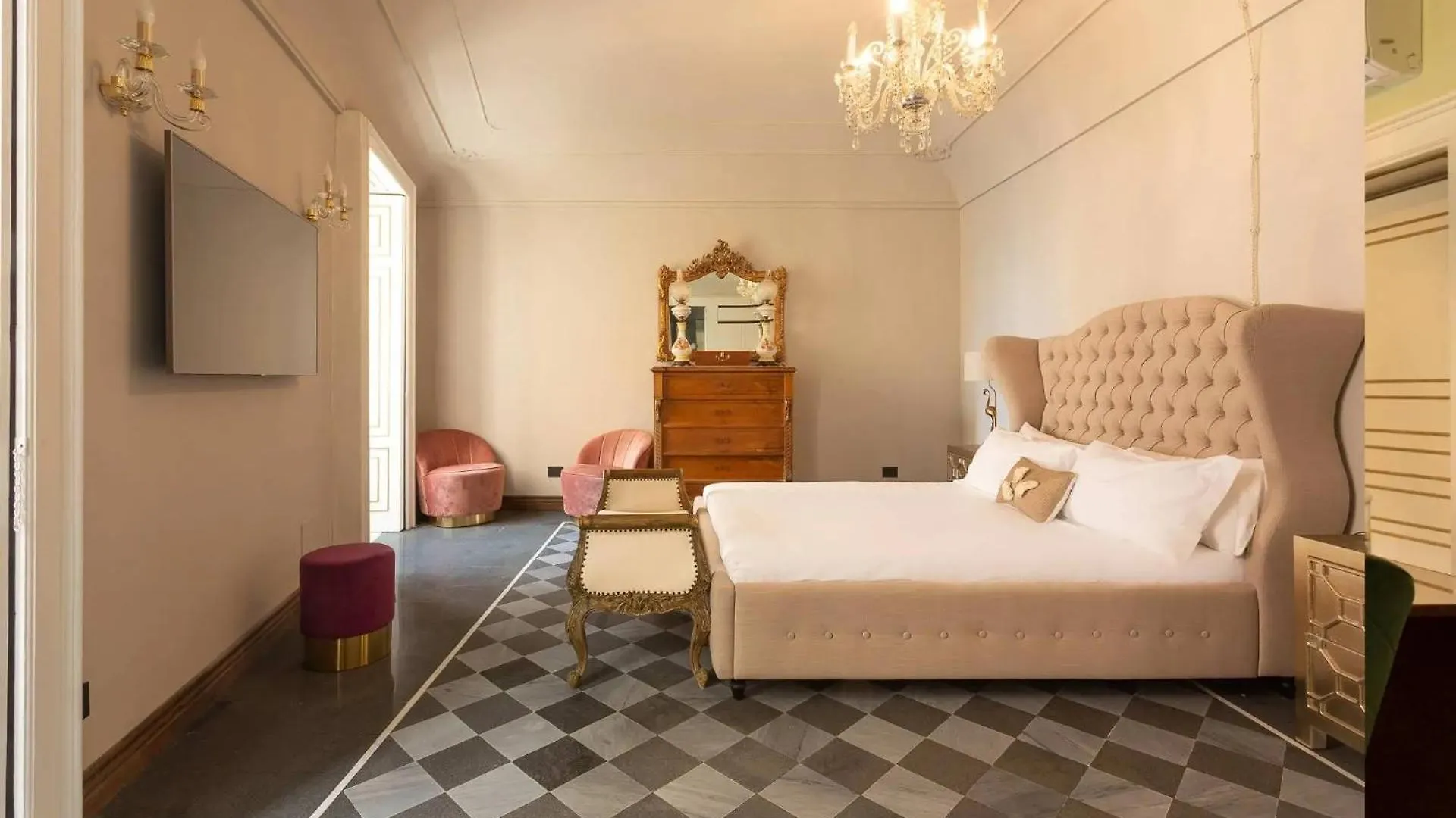 Maison Doree Syracuse Apartment
