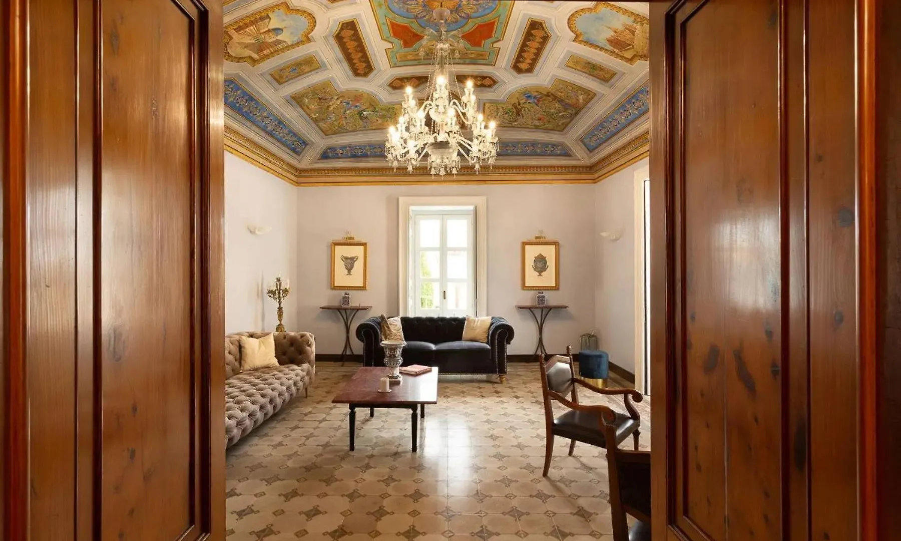 Maison Doree Syracuse Apartment